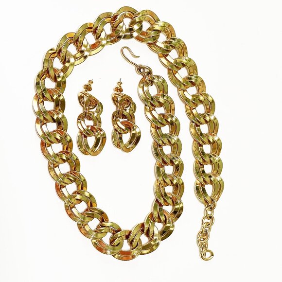 Vintage MONET Cuban Curb Double Chain Set Necklace Earrings Gold Tone Signed - Picture 3 of 10